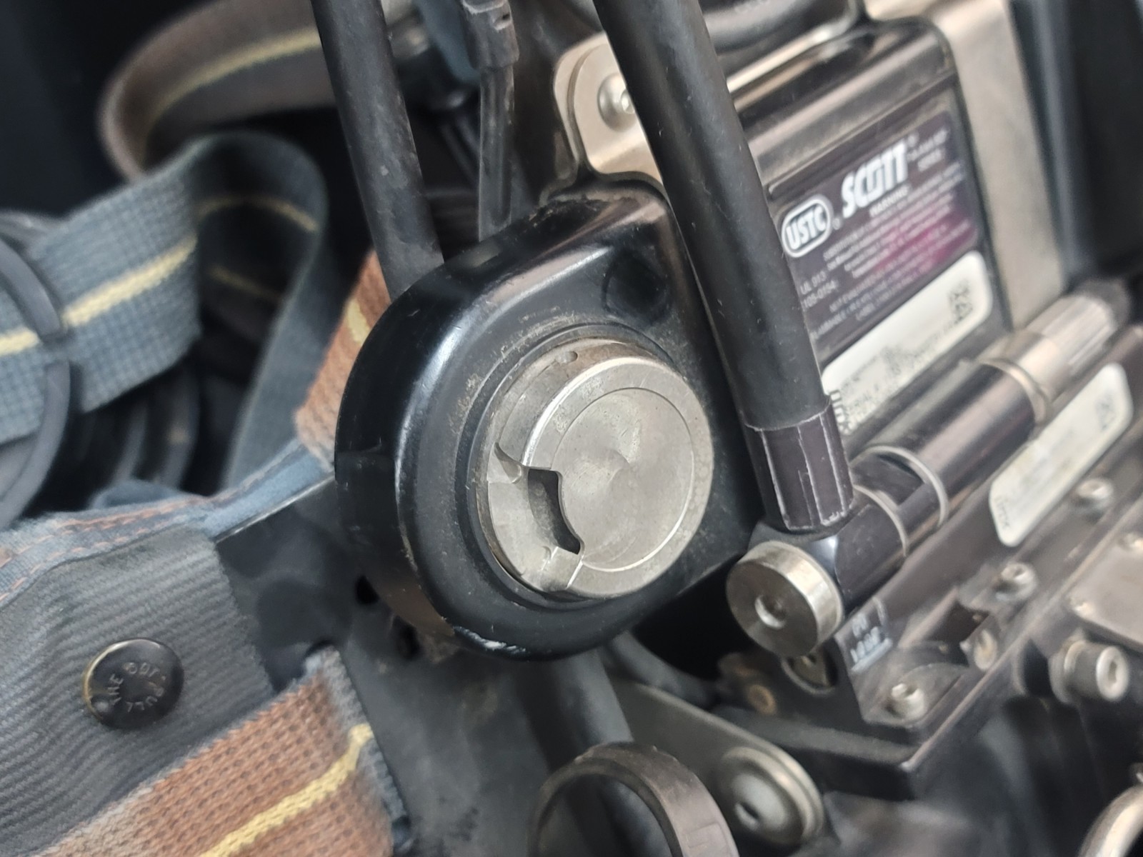 SCOTT 4.5 SCBA Harness w/ E-Z Flo Regulator, PAK-ALERT SE7 Series