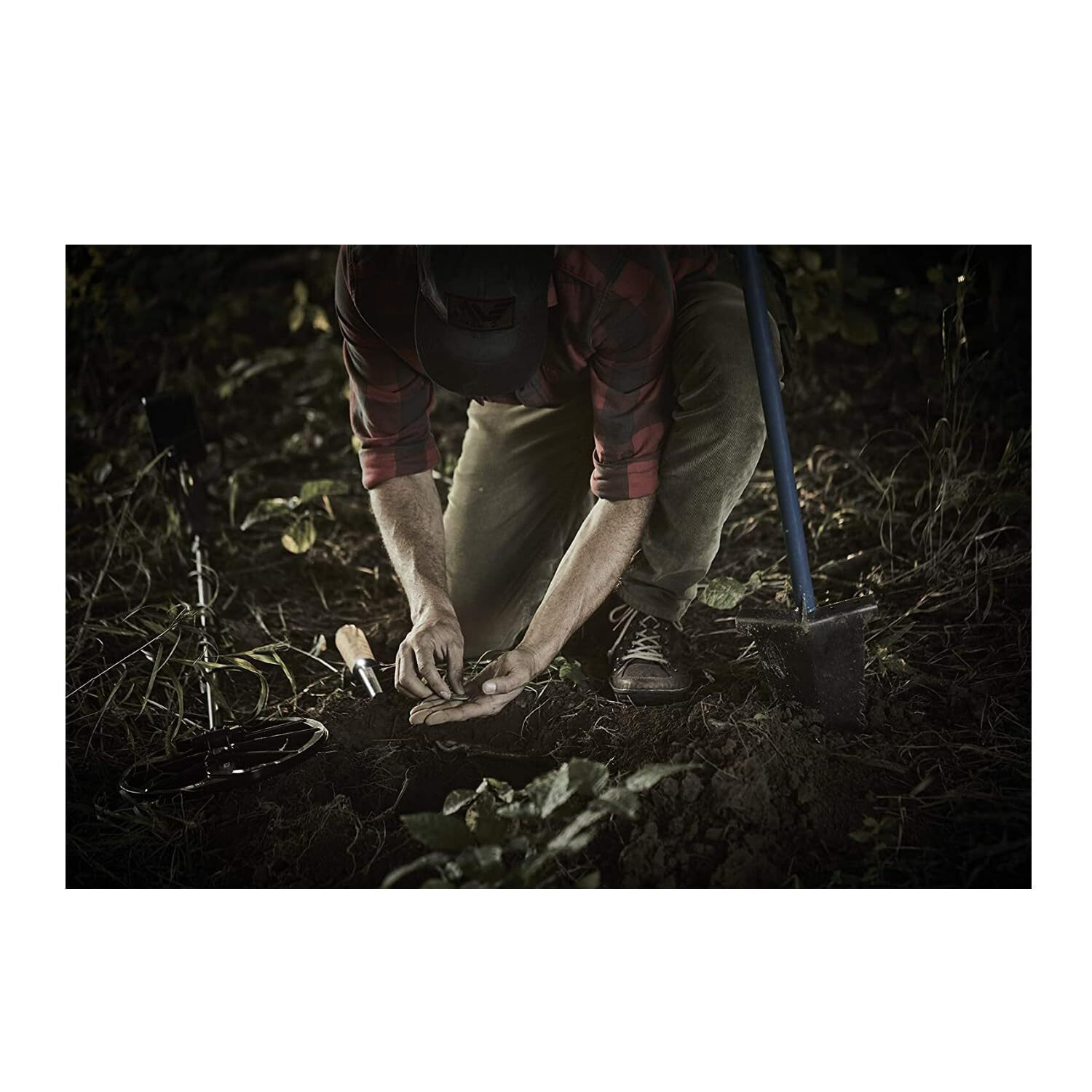 Minelab X-Terra Pro Waterproof Metal Detector Bundle with Case and Pro-Find 15 P