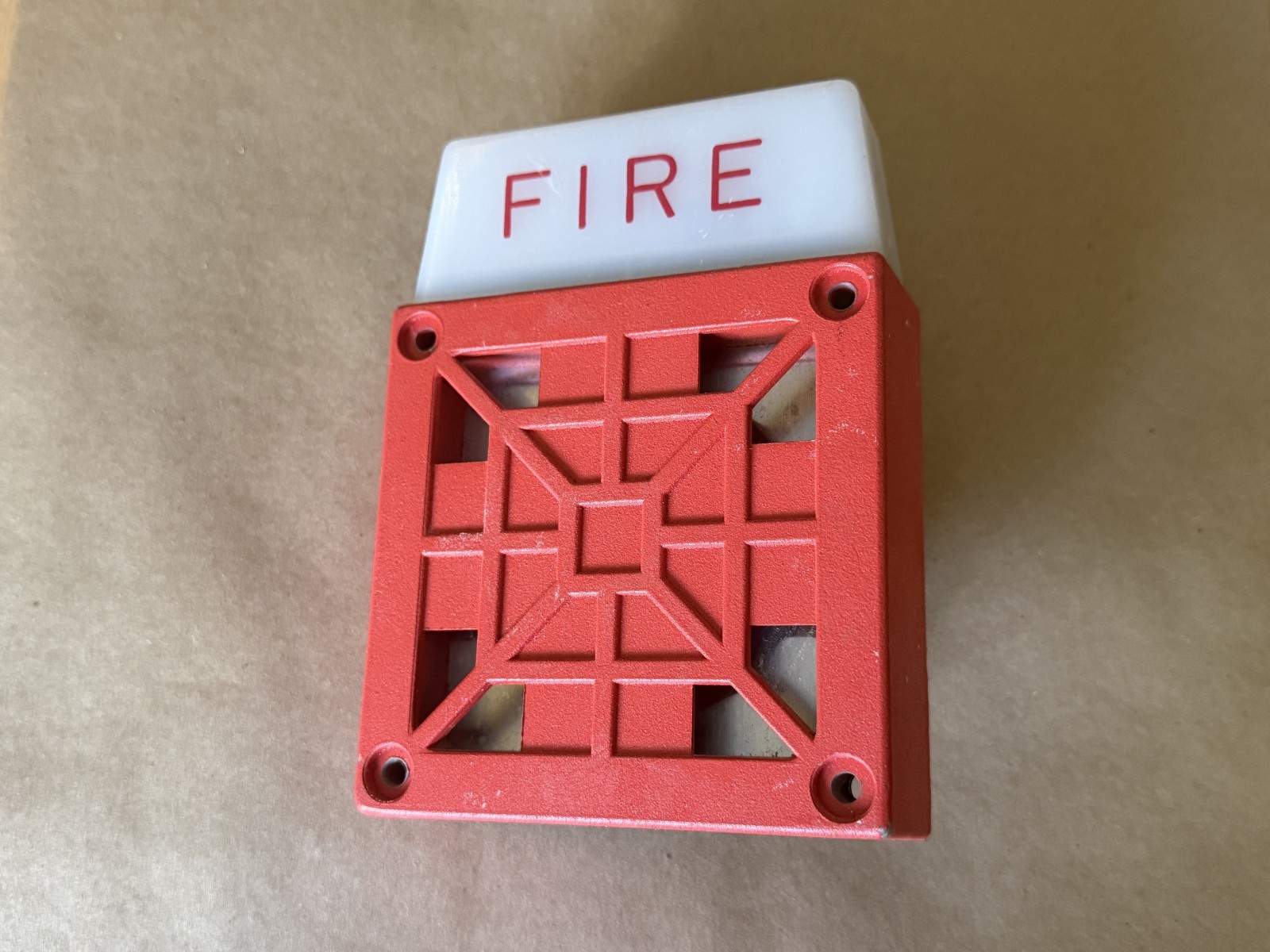 Wheelock 7002T-24 24VDC Fire Alarm Horn Strobe (FOR PARTS/NOT WORKING)