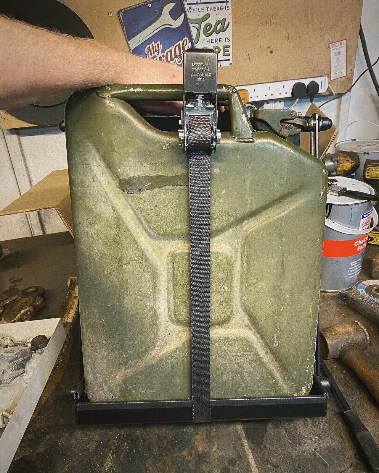 Fold up Jerrycan Holder Ratchet Strap 25mm 1m with Anchor Plates LC400daN Black