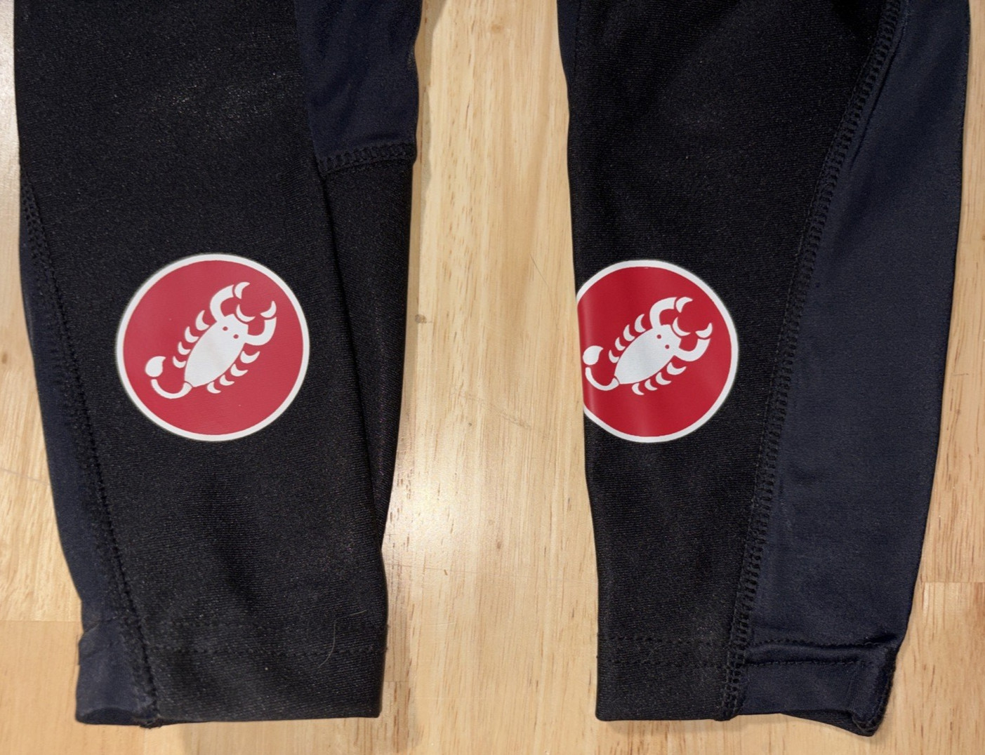 Castelli Unisex Medium Weight Arm Warmers Black Breathable SPF 50 Gripper Tops