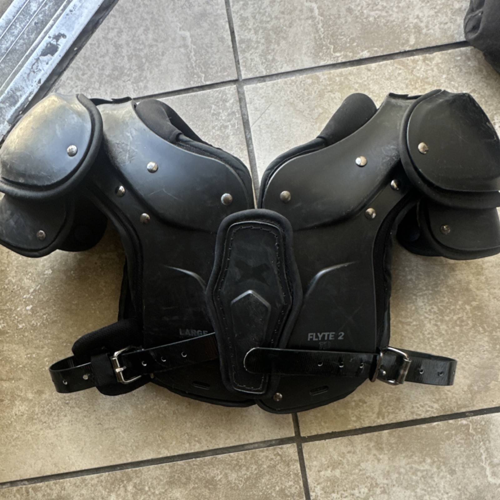 Xénith Flyte 2 TD Large Black Football Shoulder Pad Padded Adjustable