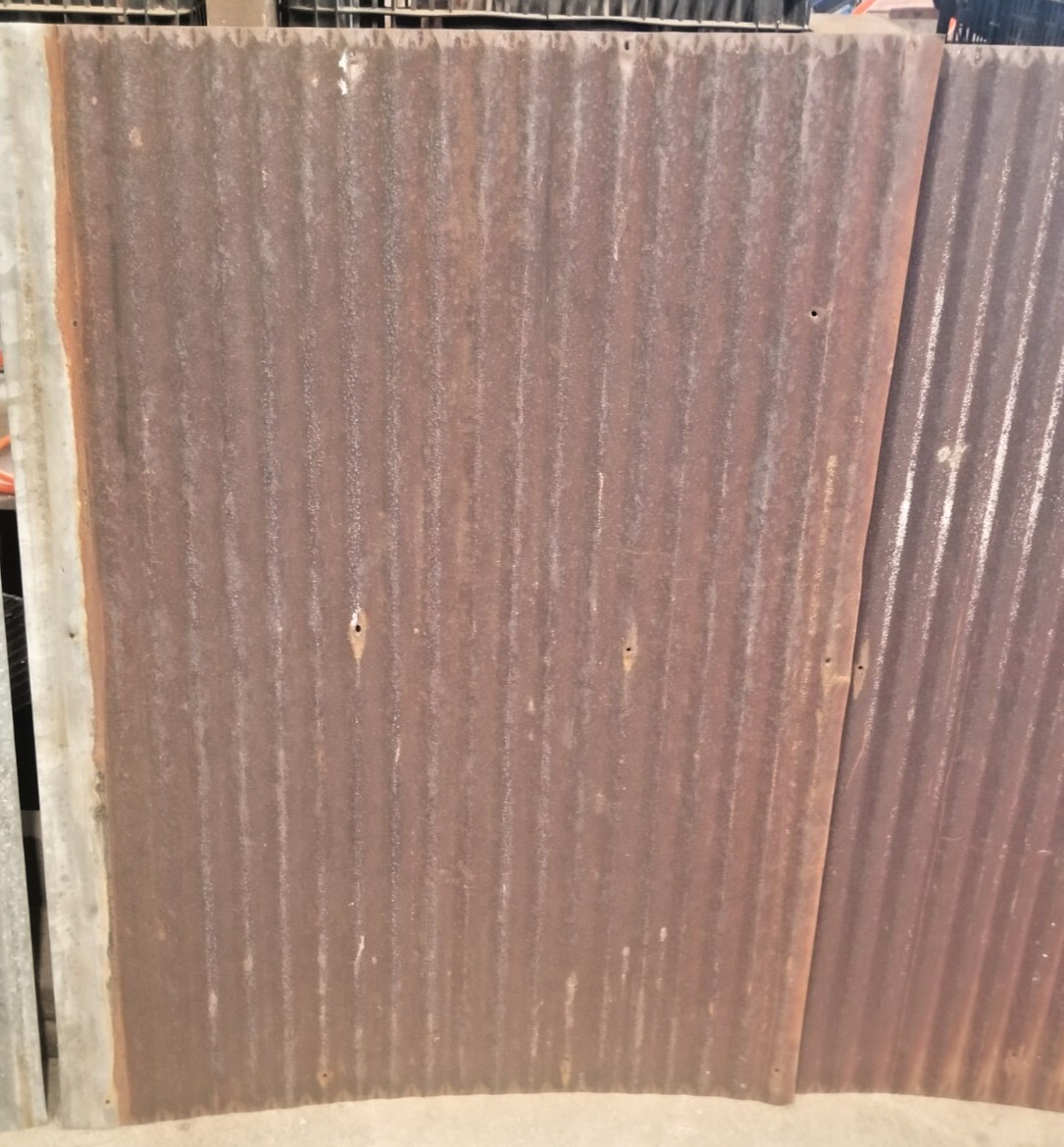 (30 sq.ft.) 5 pcs 3' x 2' RUSTY RECLAIMED CORRUGATED METAL BARN ROOFING TIN