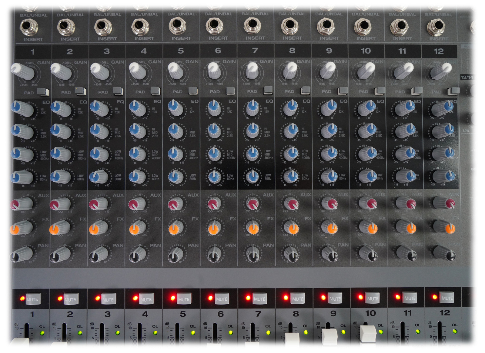 Rockville RPM1470 14-Channel 6000w Powered Mixer, USB, Effects For Church/School