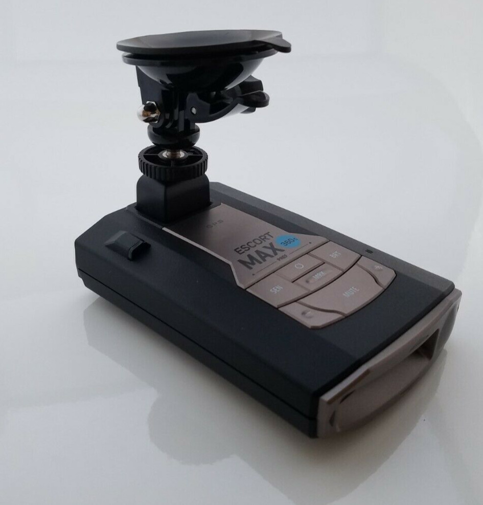 New Cobra RAD 700i Radar Mount with Suction Cup Base (P7-EMAG)