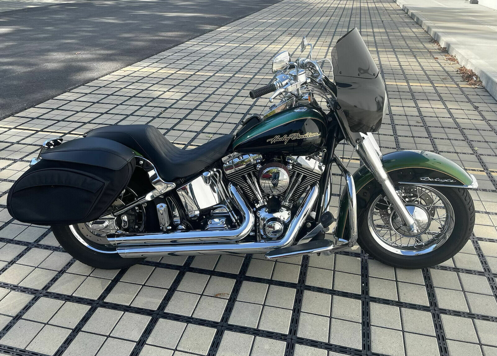 Saddlemen Profiler Lattice Low Gel Seat 2006-17 Harley Softail Heritage Classic