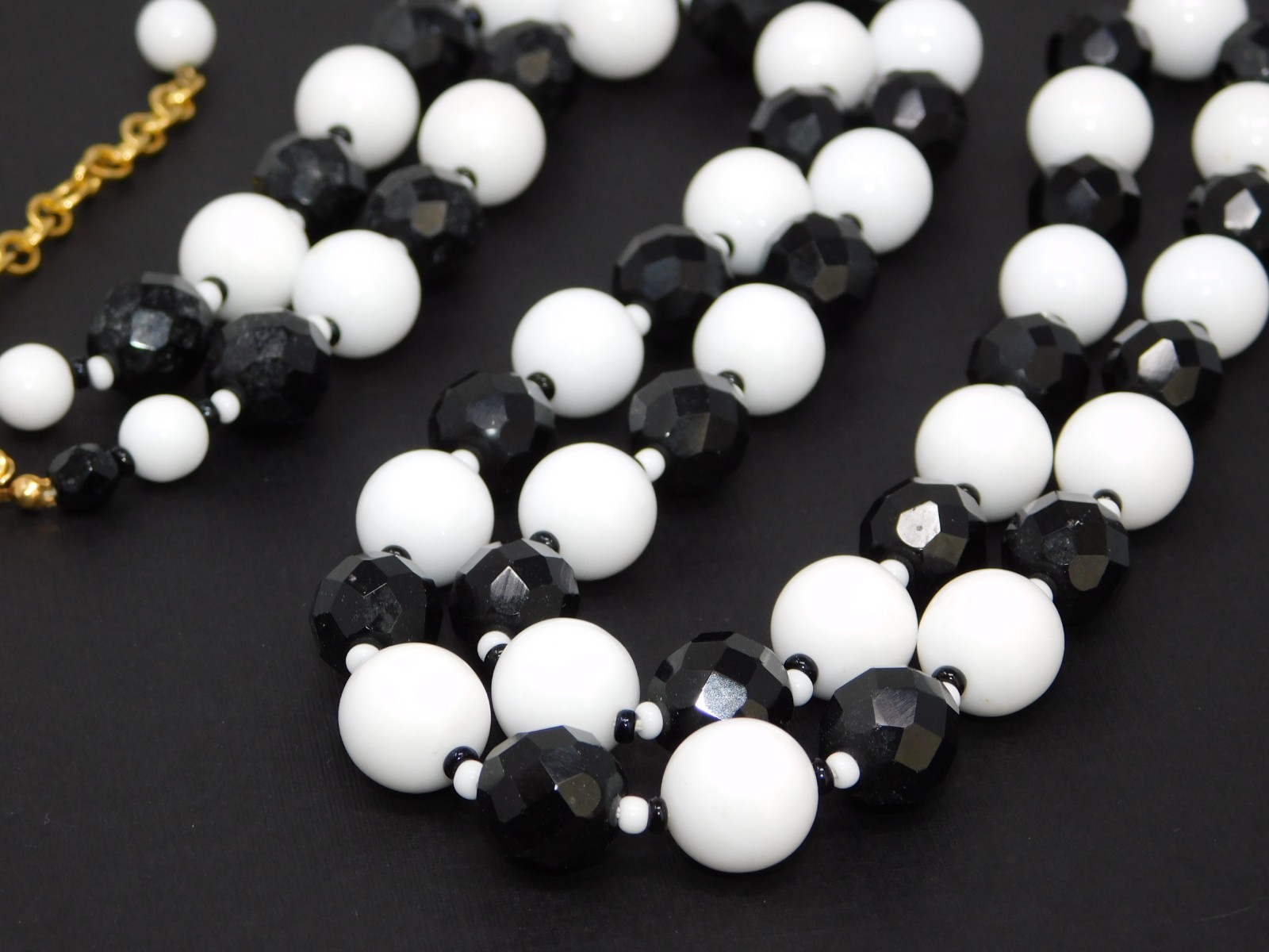 Vintage JOAN RIVERS Czech Black & White Glass Bead Necklace