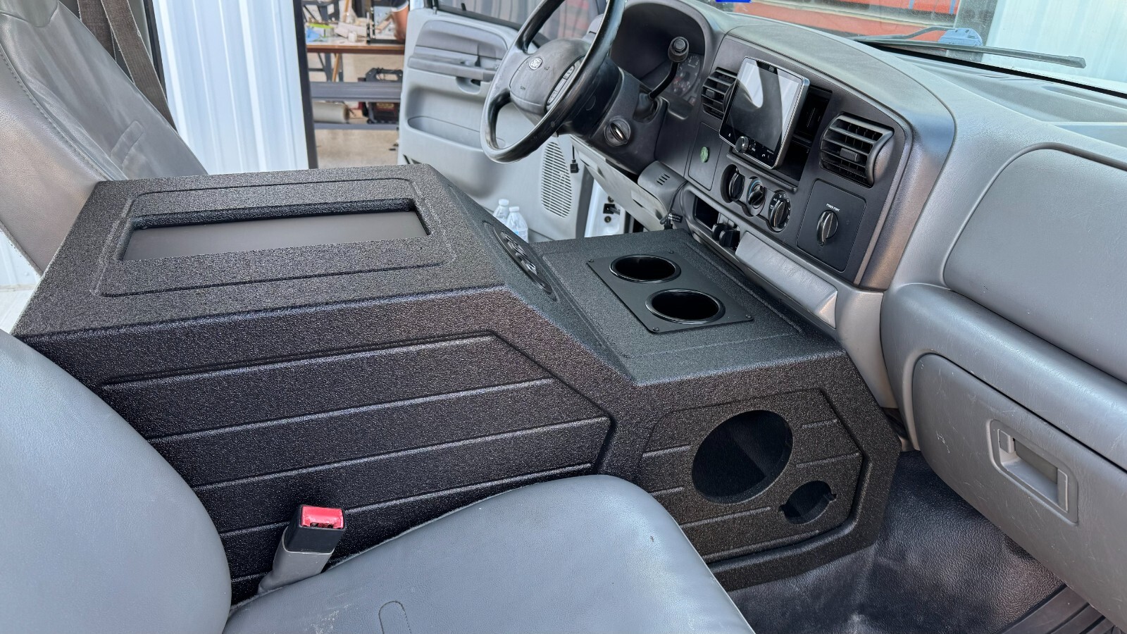 Ford F-250 05-07 Center Console Subwoofer Box Speaker Box 12” Woofer Ported