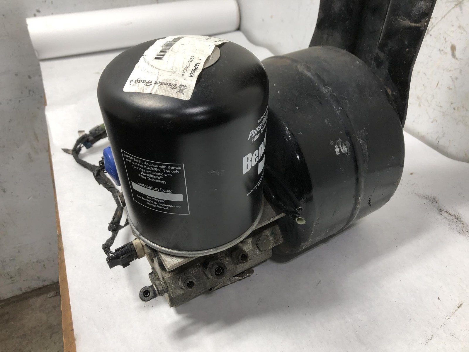 Bendix AD-IS Air Dryer - Used