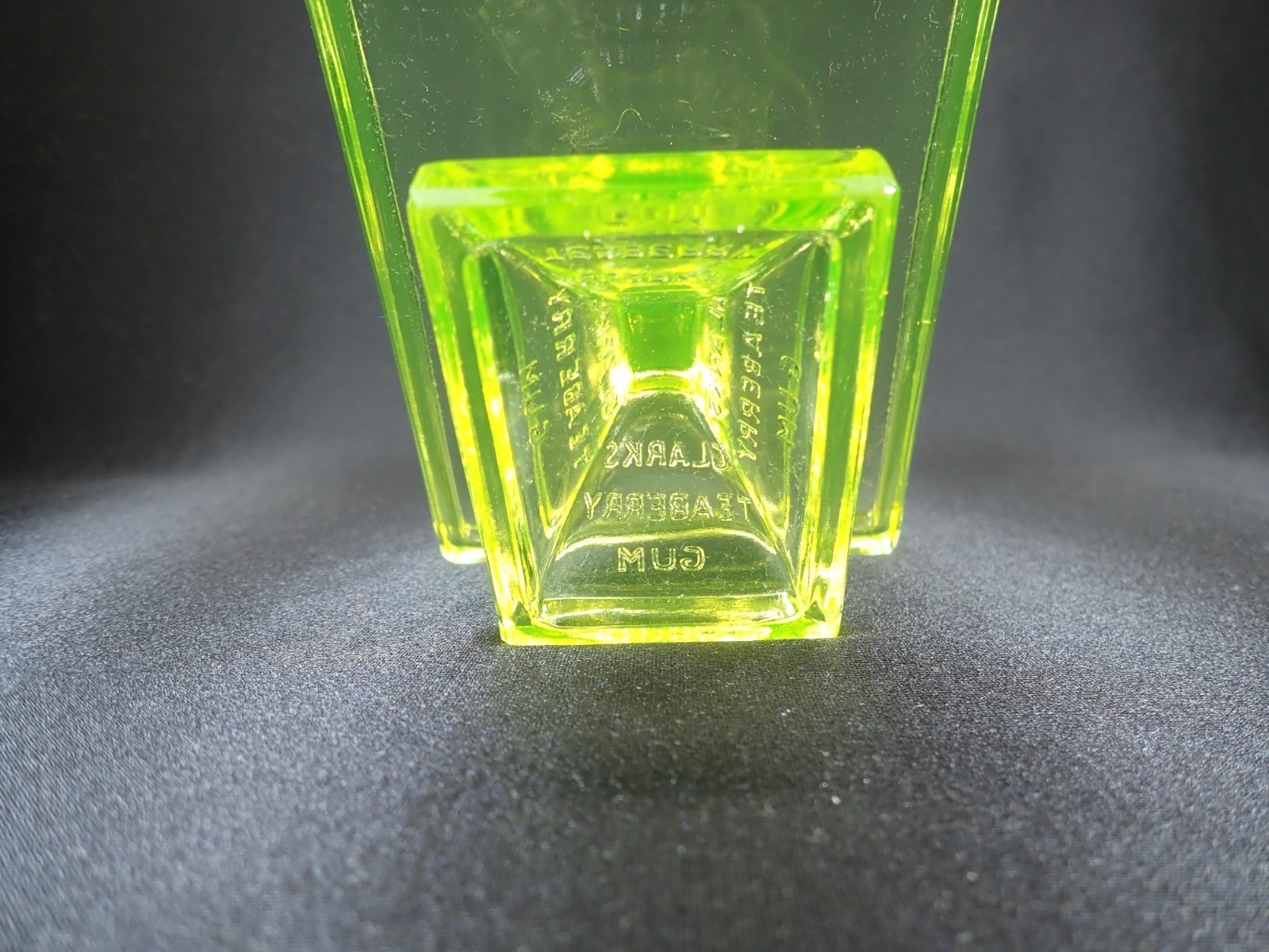 Vintage Clark's Teaberry Gum Vaseline Glass Stand Pedestal Display Excellent