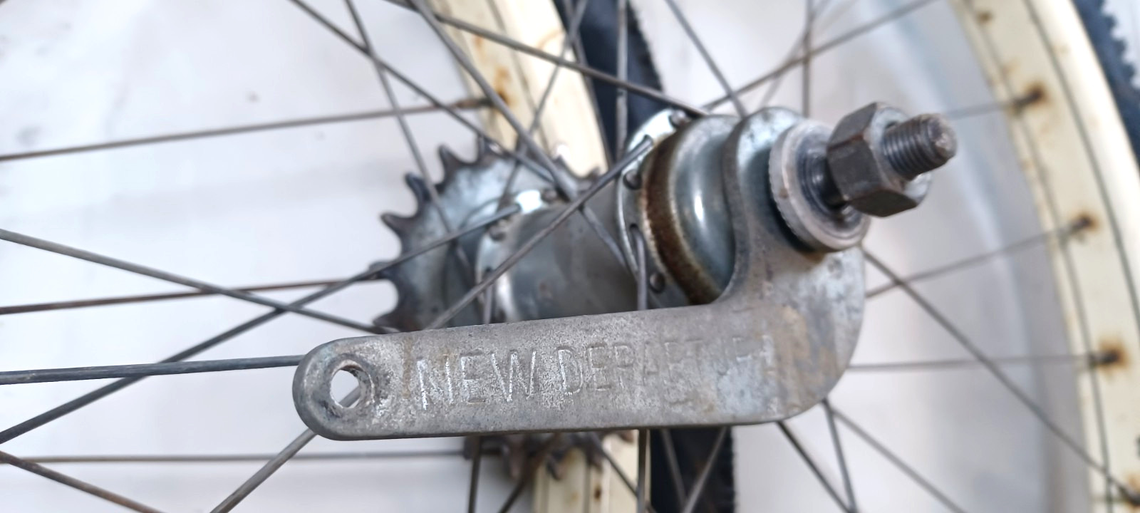 SWEET, 24x2.125" Nice pair Schwinn, S-2 Balloon Enameled Wheels 1950/60s bicycle