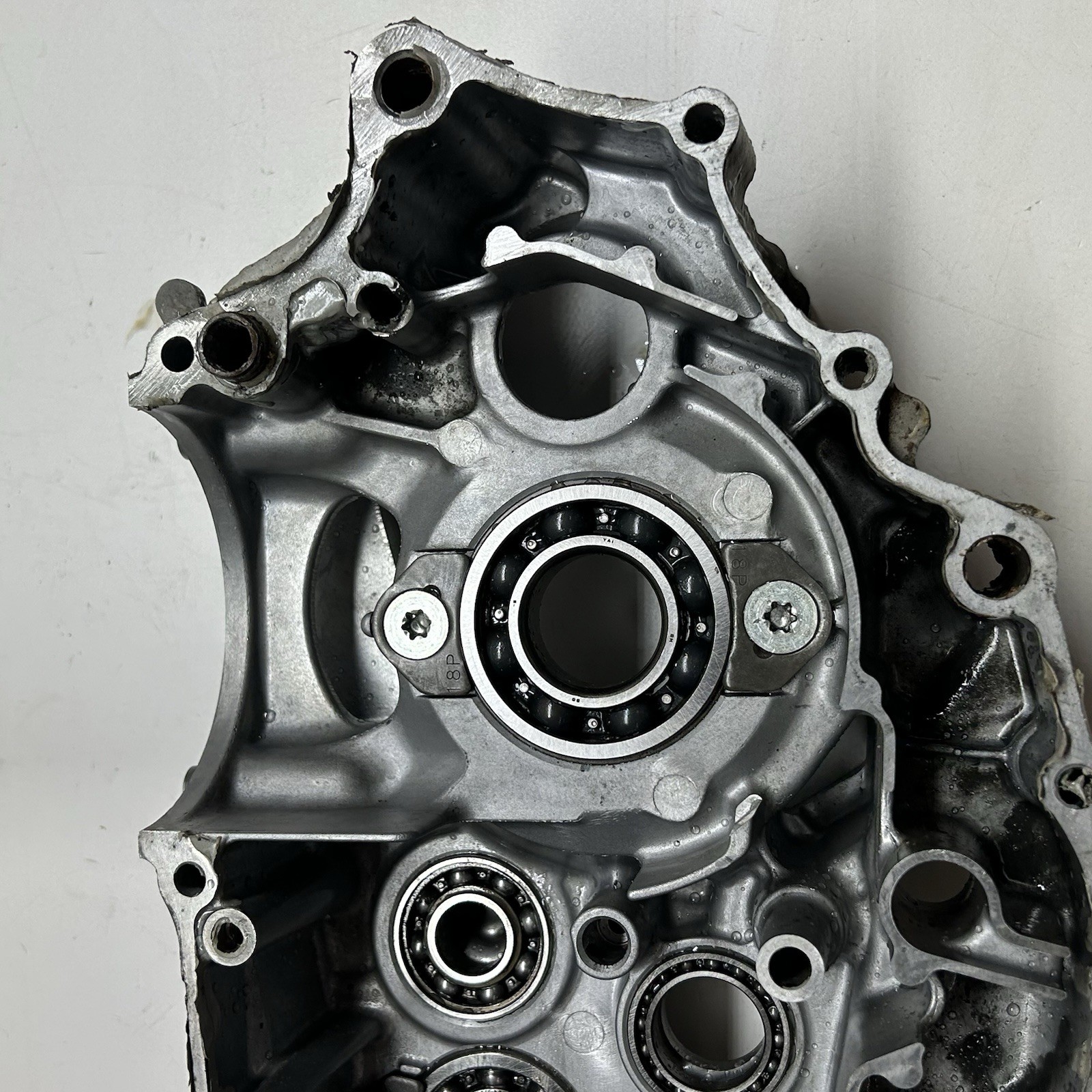 14 - 17 2015 YAMAHA YZ 250 F FX LEFT CRANK CASE BOTTOM END BLOCK OEM