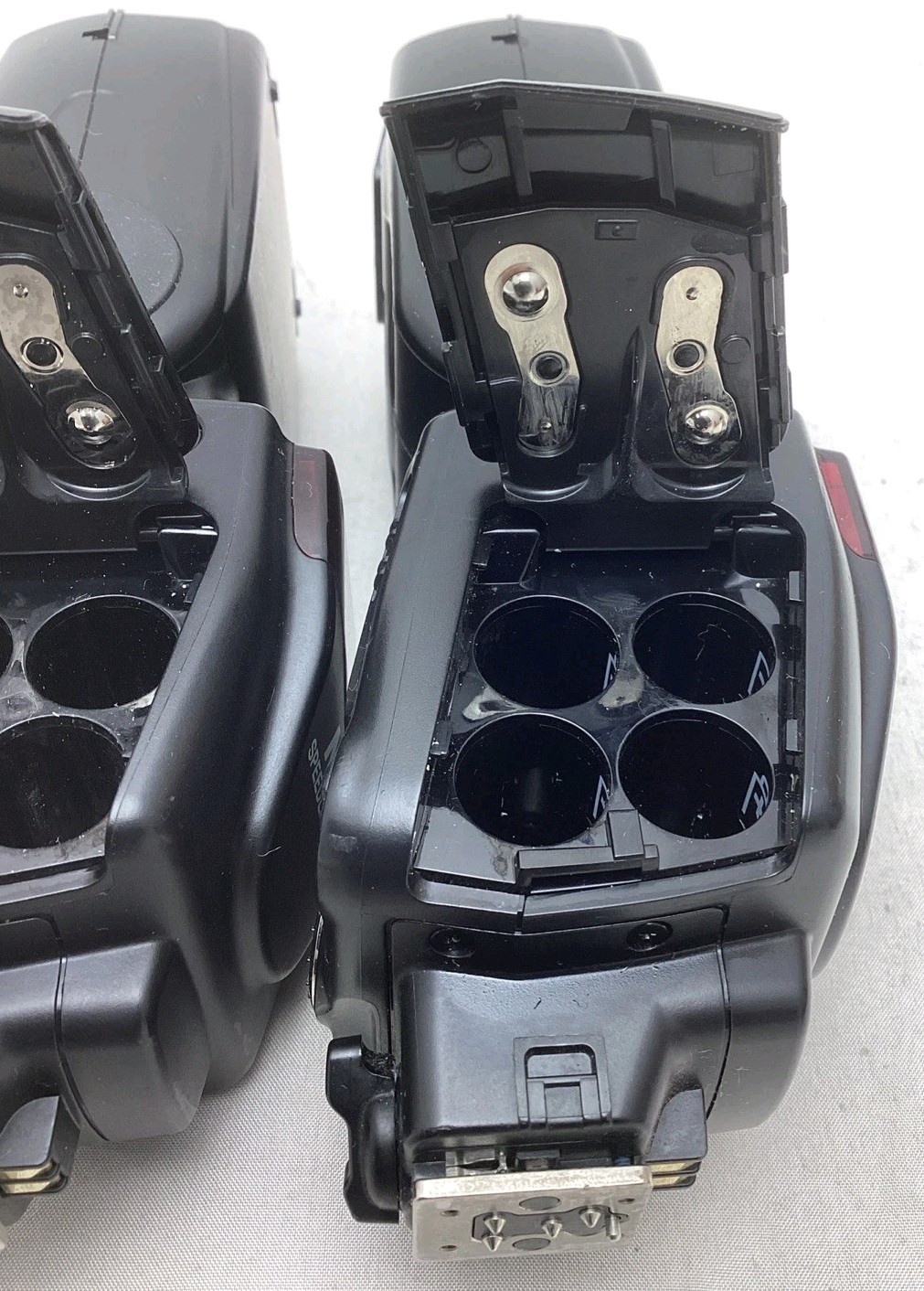 (1) Nikon Speedlight SB-700 Shoe Mount Flash