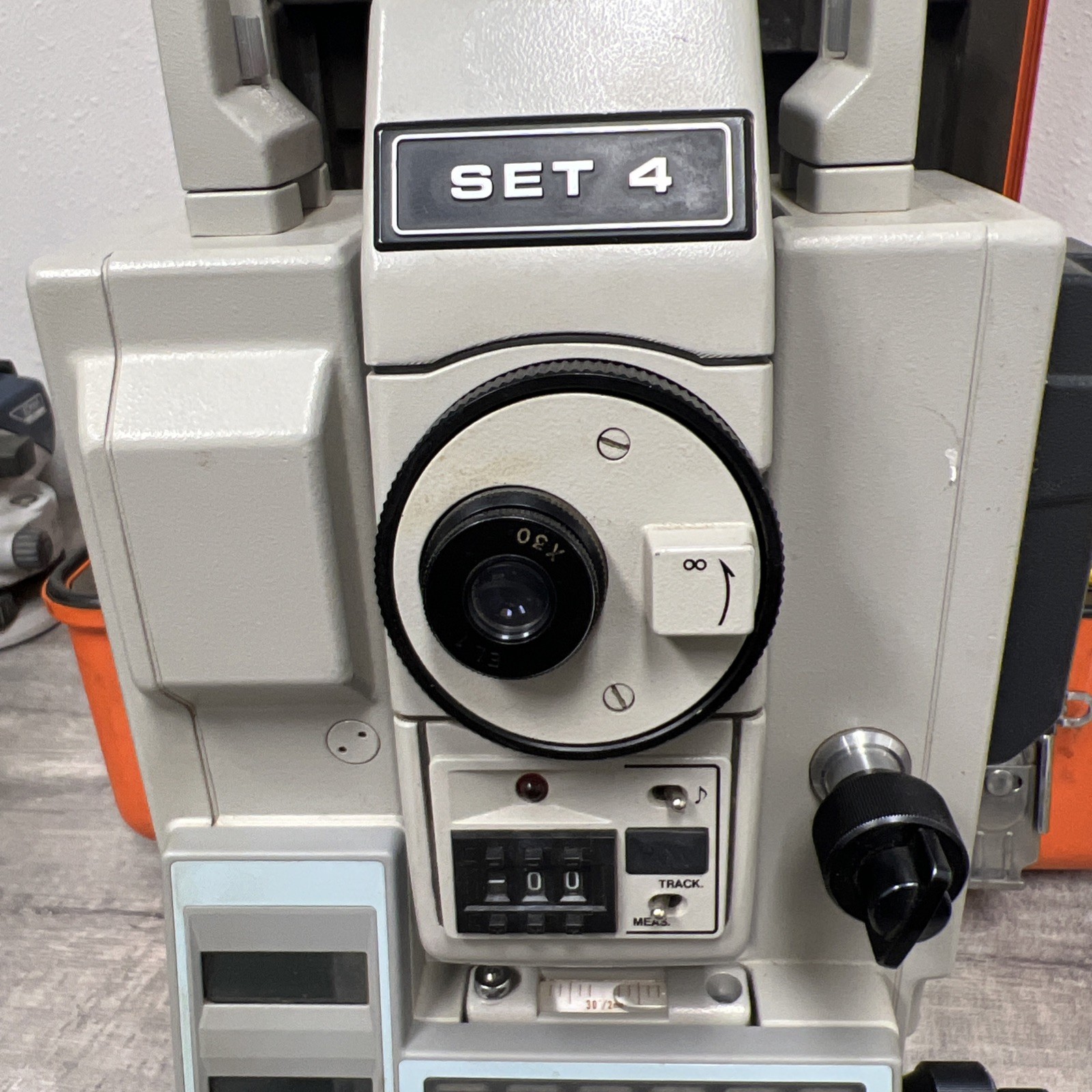 SOKKISHA LIETZ SET 4A SURVEY EQUIPMENT TOTAL STATION W/ BATTERIES AND CHARGER