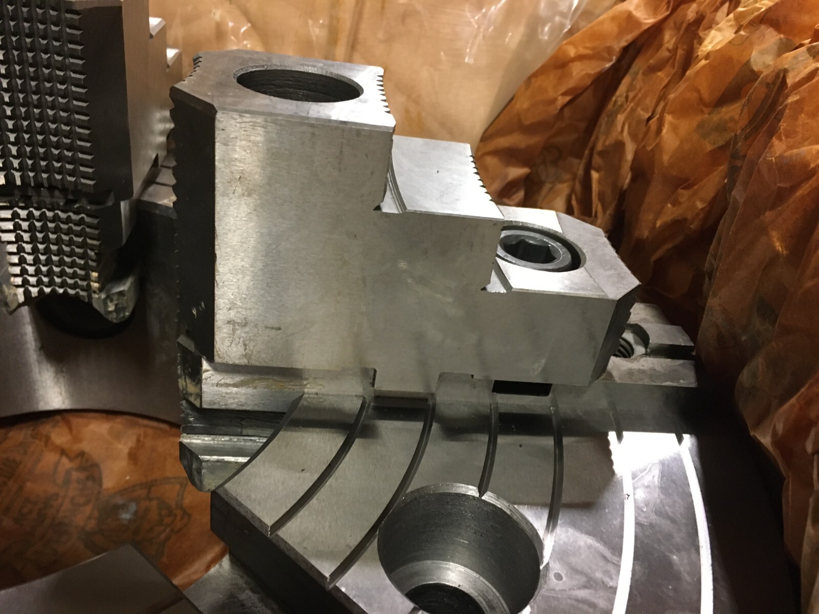 Cushman 20" 4-Jaw Independent Lathe Chuck, A15 Mount, 8" Thru Hole