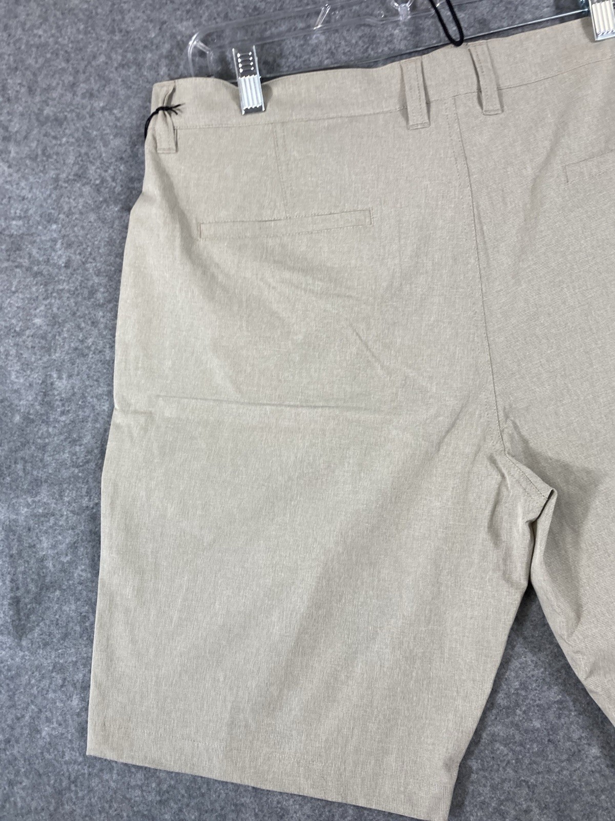Travis Mathew Beck Golf Chino Shorts Mens 38 Khaki Stretch Wrinkle Resistant NWT