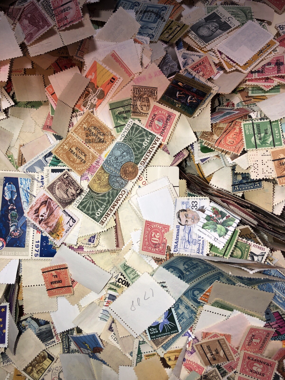 US stamp poundage kiloware lot collection 450+- 1 oz packet of stamps off paper