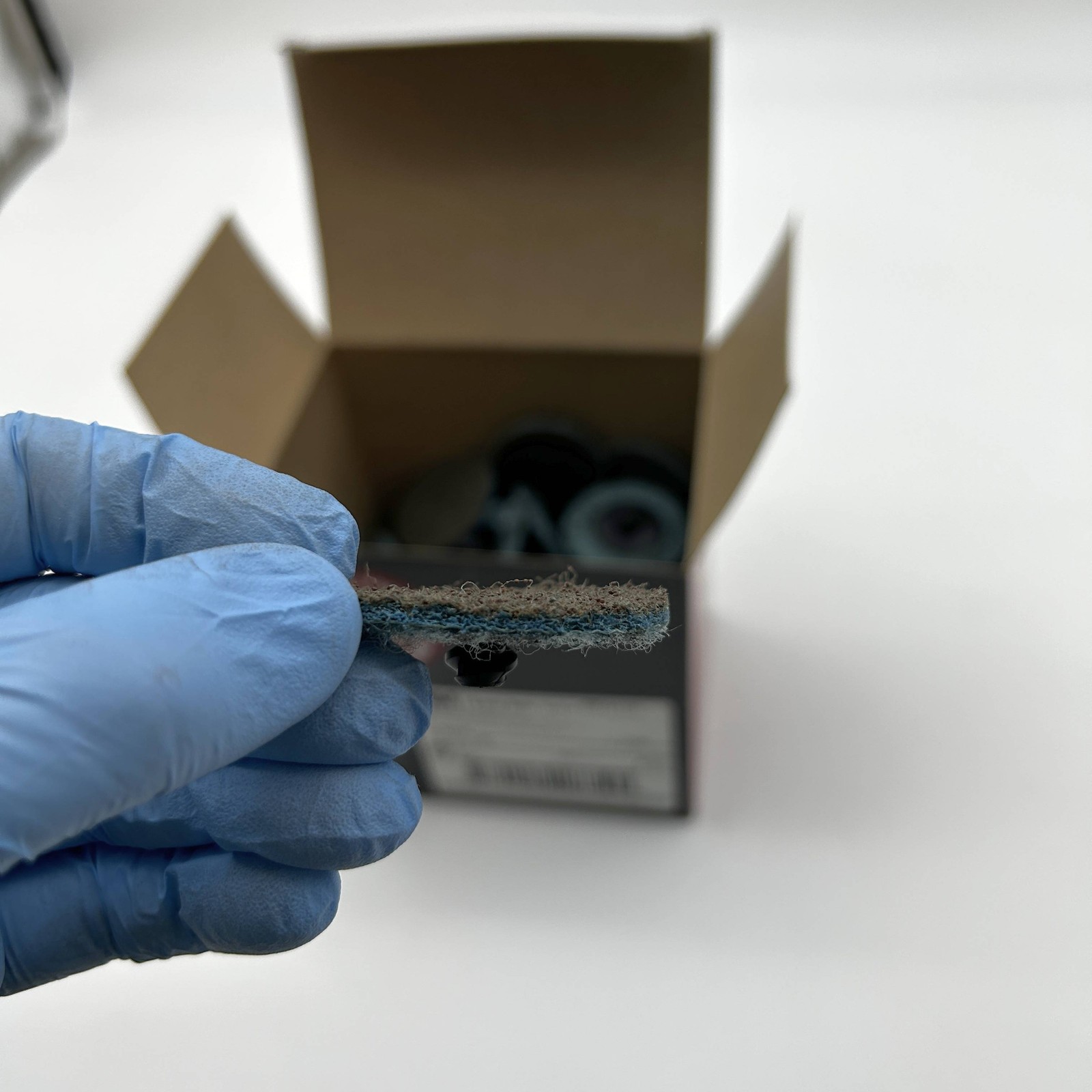 3M Scotch Brite Roloc 54135 AL Surface Condition Disc 2" TR A-Wht Very Fine 50pk