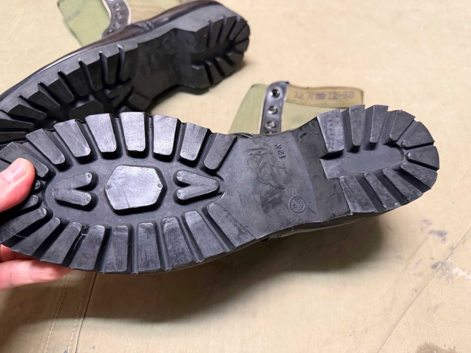 ORIGINAL VIETNAM WAR US ARMY INFANTRY JUNGLE BOOTS, SIZE 12, 1966