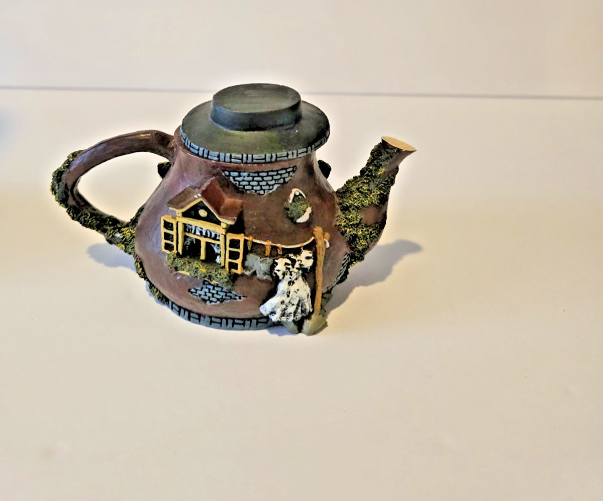 Hometown Teapot Cottages Hardware Store Miniature Tea Pot