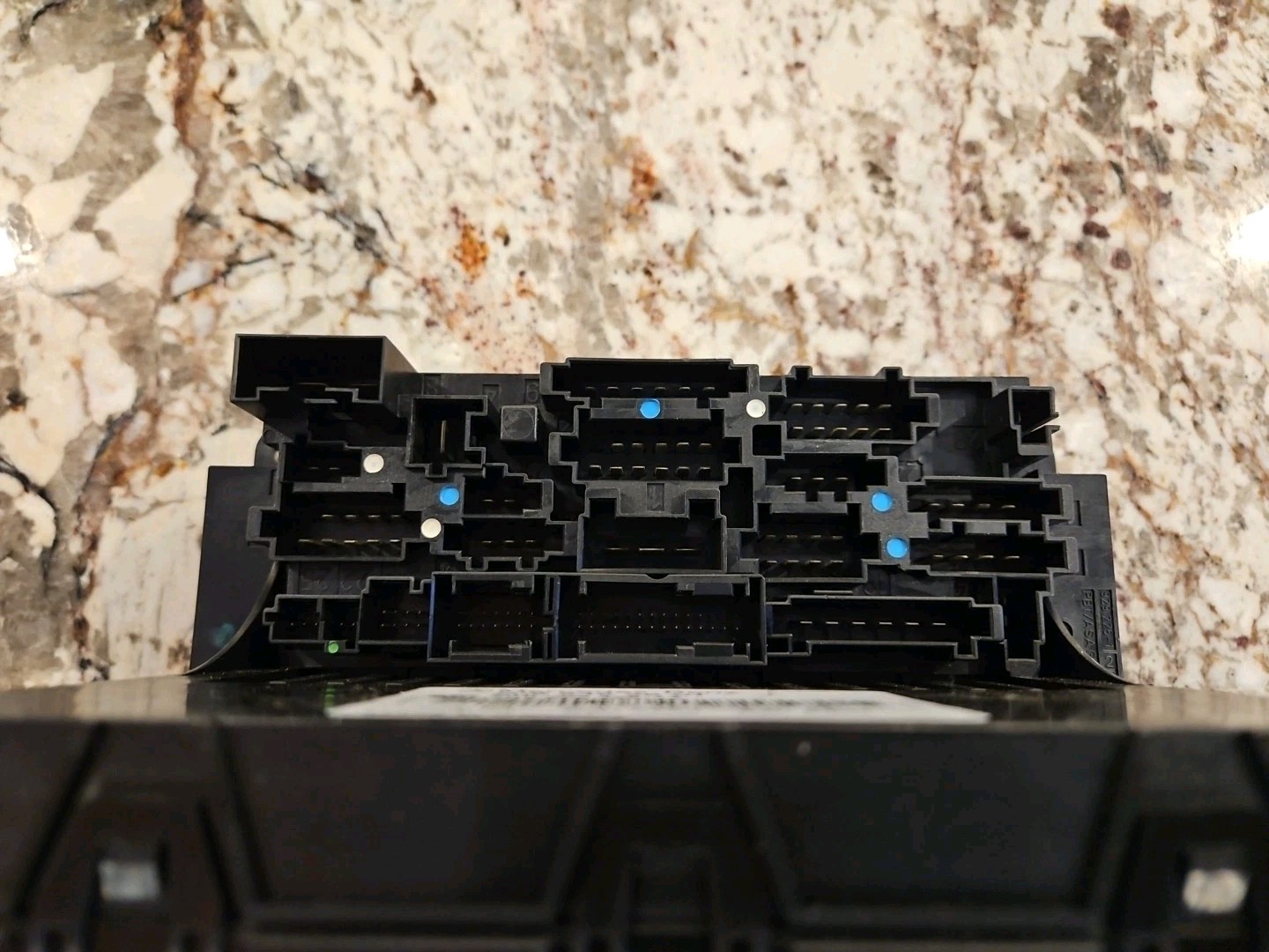 2003-2009 Mercedes W209 C209 CLK350 Front SAM Fuse Box Relay Control Module