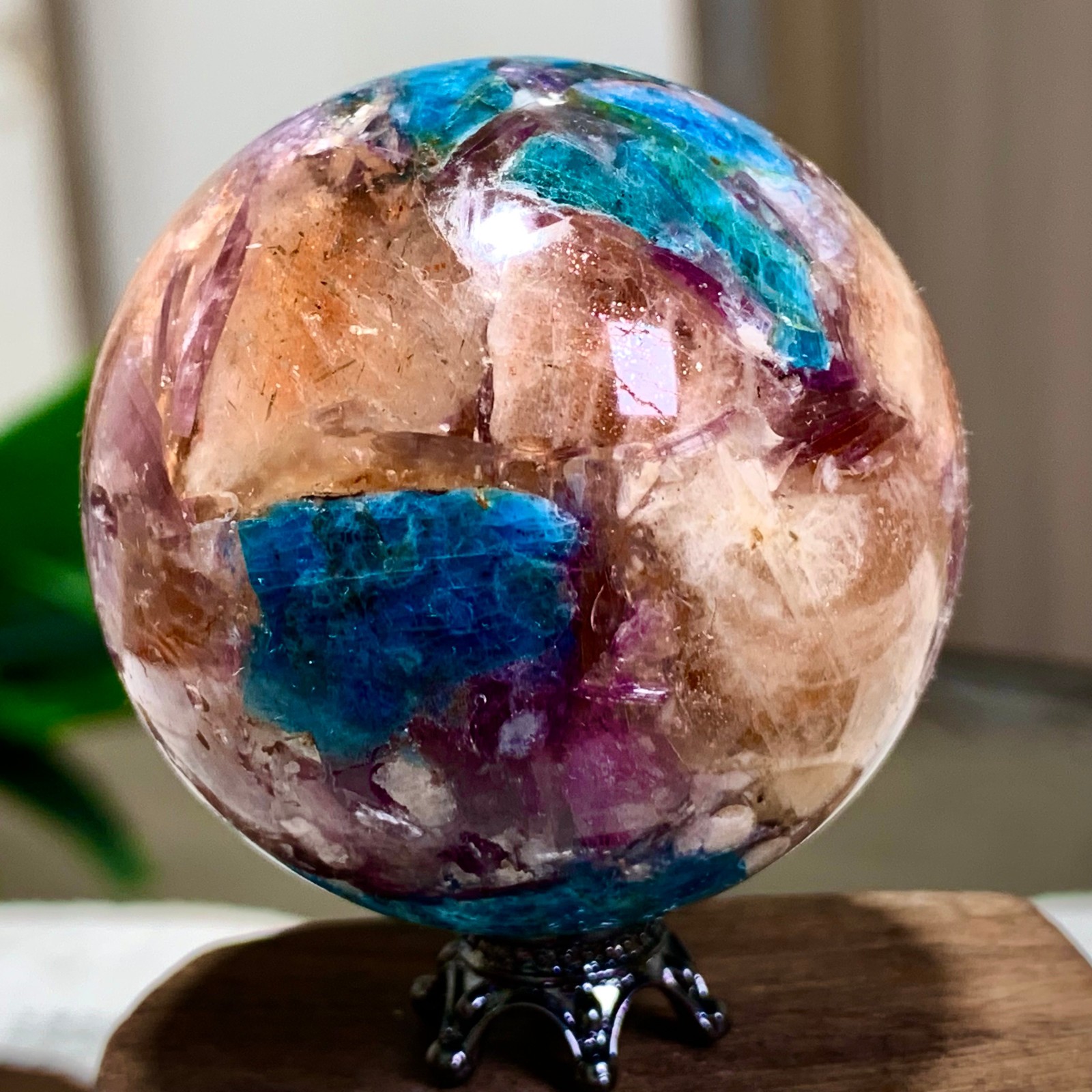 132G Natural Blue Aptite +Sun Stone purple lepidolite Sphere mineral sample