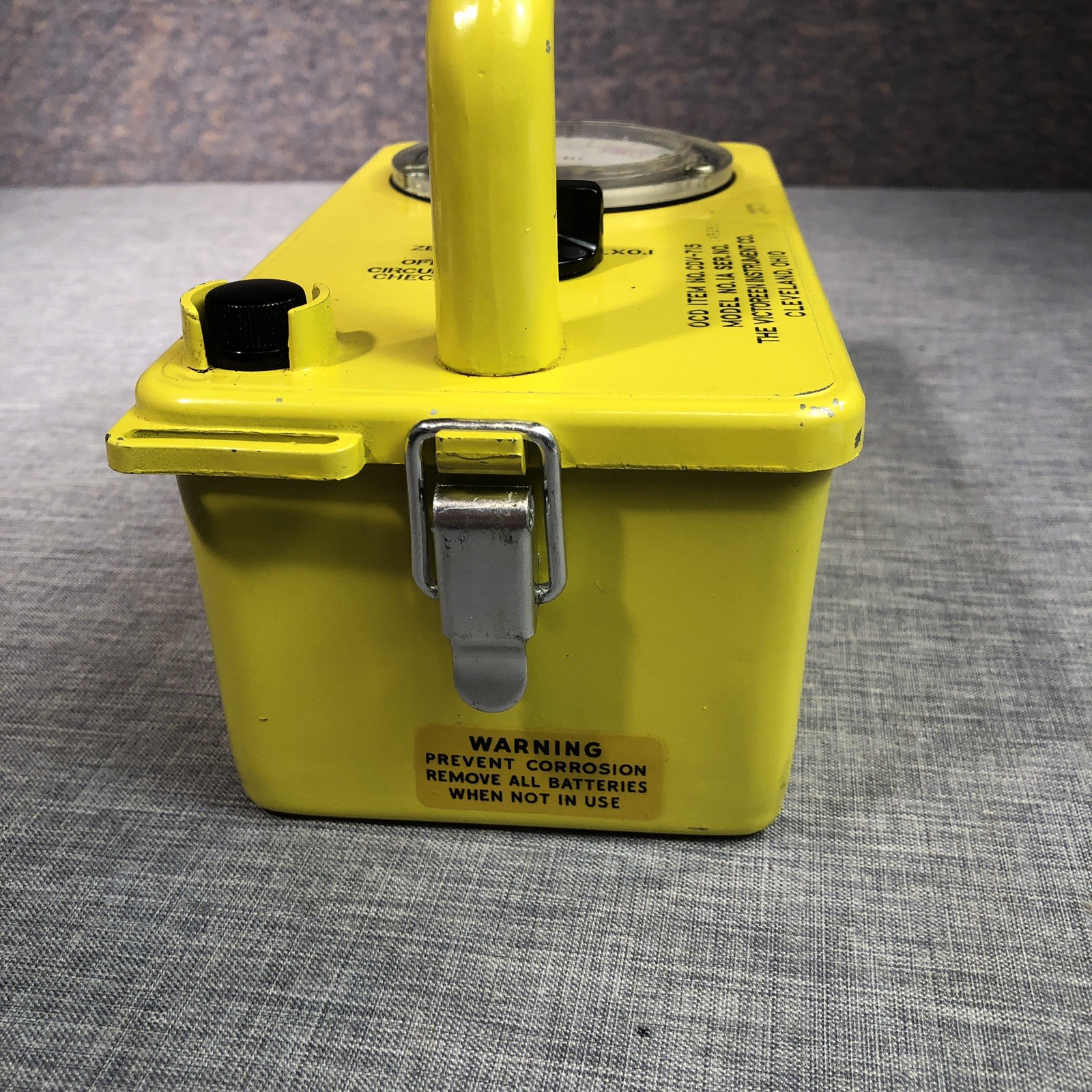 Victoreen CDV-715 Civil Defense Radiation Survey Meter Cold War Fallout Shelter