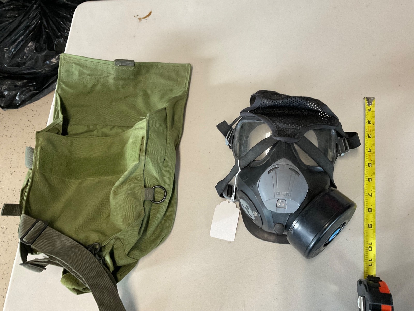 avon pc50 gas mask, clear goggles , with pouch . military grade