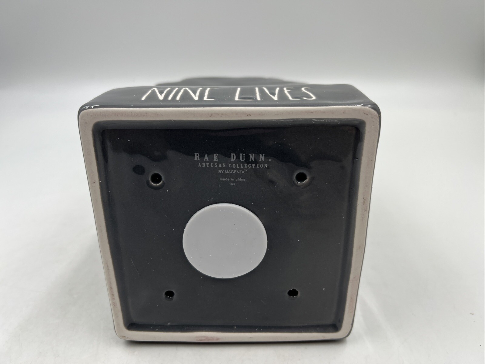 Rae Dunn Ceramic Nine Lives Tomb Birdhouse BB02B20001