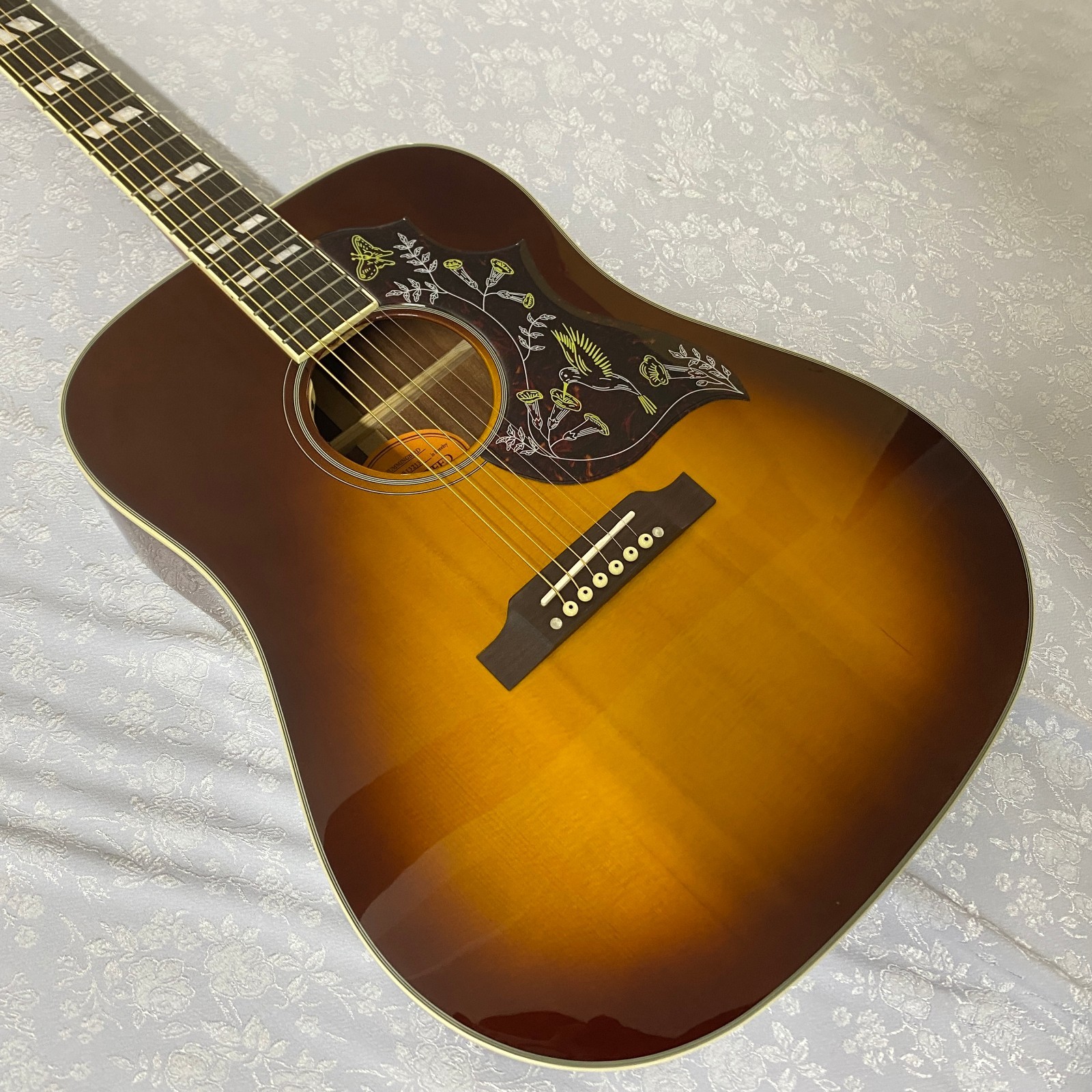 TS Hummingbird Acoustic guitar with pickup Solid spruce top real photo