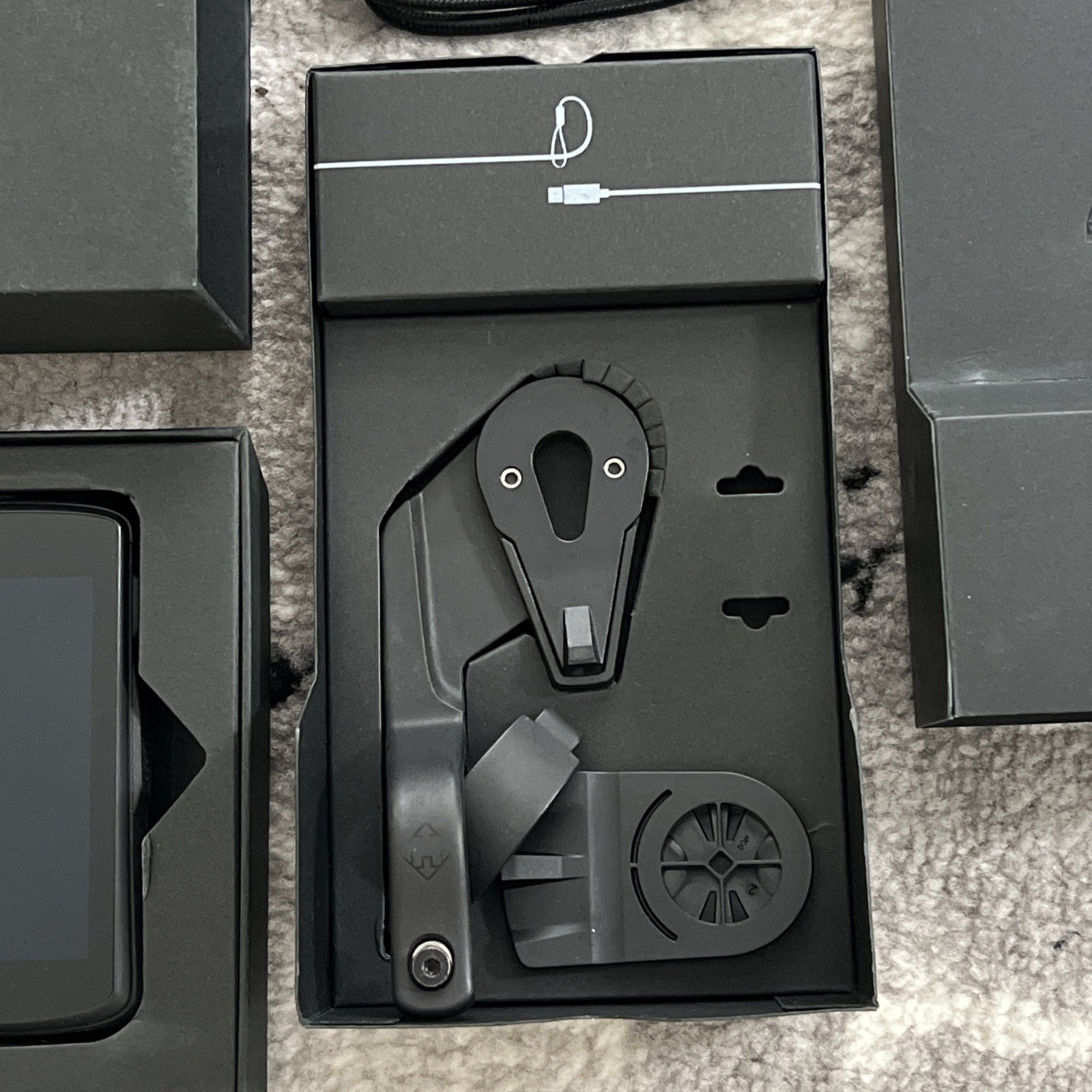 Hammerhead Karoo 2 GPS Bike Computer Touch Screen Music Bright Big Screen FREE S