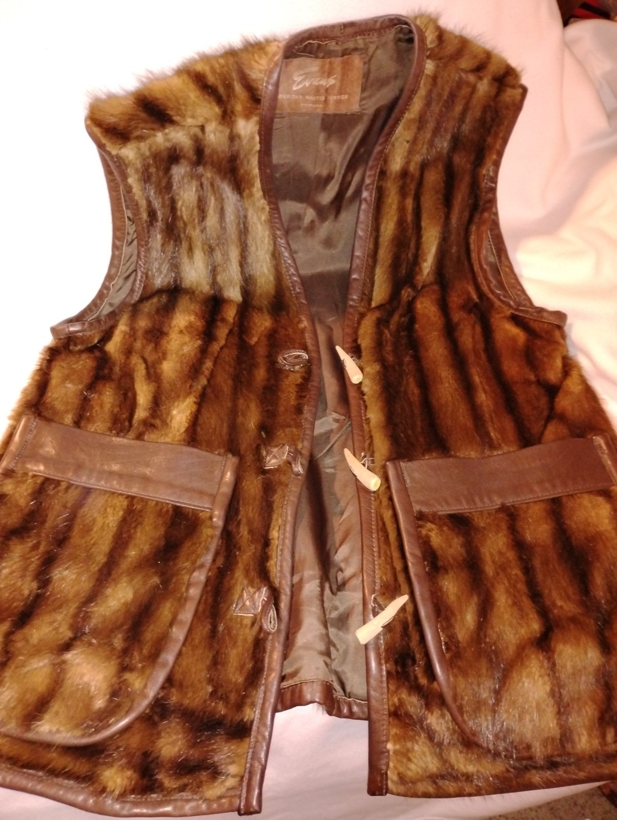 VINTAGE MENS MINK FUR VEST DEER ANTLER TAXIDERMY MOUNTAIN MAN MANCAVE HUNTER HTF