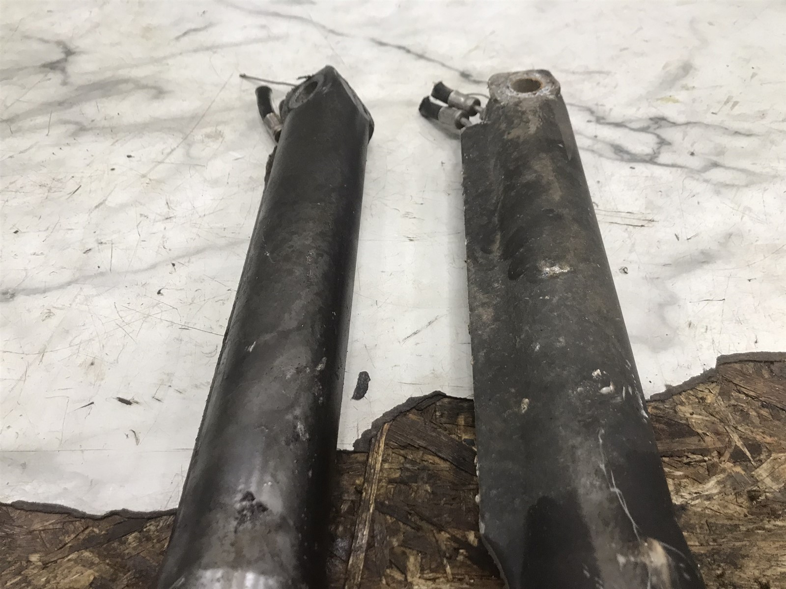 Volvo Penta SX Stern out drive outdrive trim tilt lift hydraulic cylinders