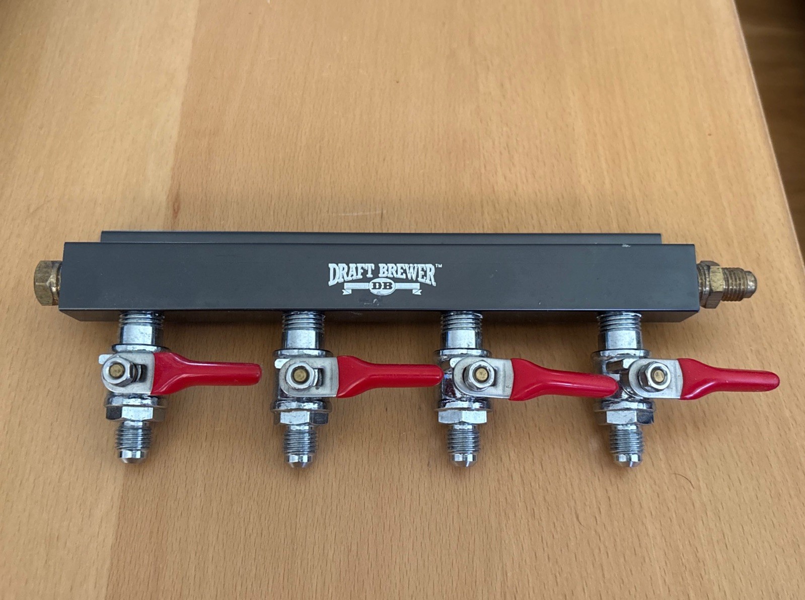 4 Way CO2 Block Manifold with 1/4 Barbs - Gas Distribution Splitter