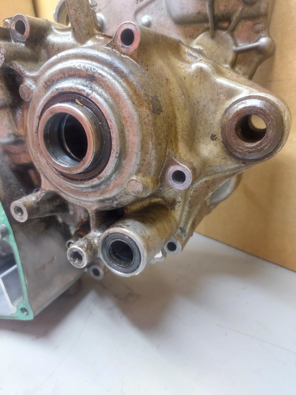 06-14 Honda trx450r crankcase left right inner case bottom end *READ ALL*