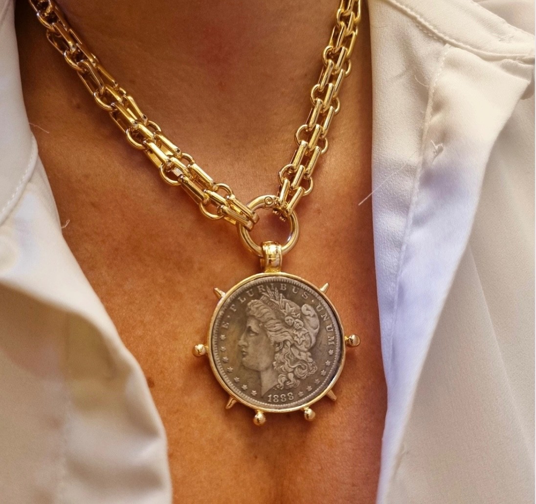 Gold Coin Medallion Necklace: Vintage Style, Gold-Plated Chain.