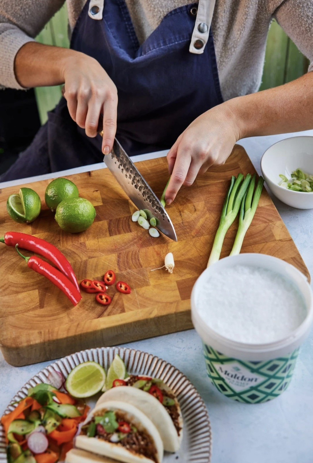 Sea Salt Flakes, 1.25lbs (570 g), Resealable Tub, Kosher, Natural - Maldon