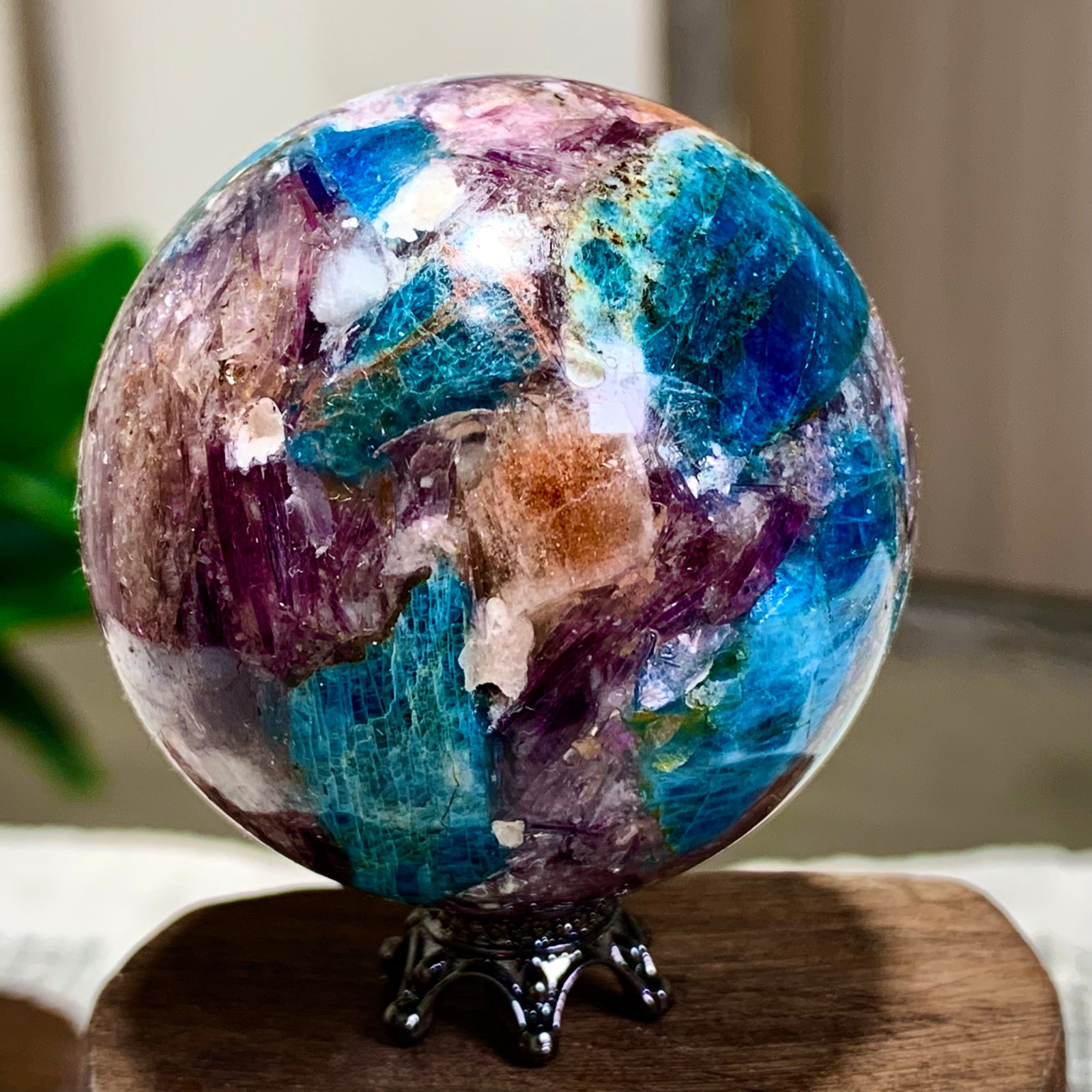 132G Natural Blue Aptite +Sun Stone purple lepidolite Sphere mineral sample