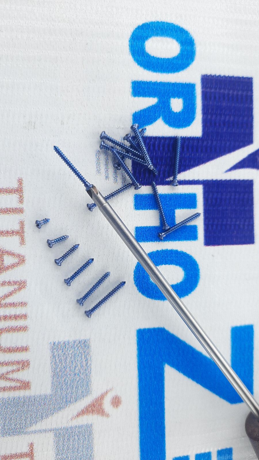 1.5mm Mini Maxillofacial Cross head (5-10mm) Titanium grade 5 Screws (303 pcs)