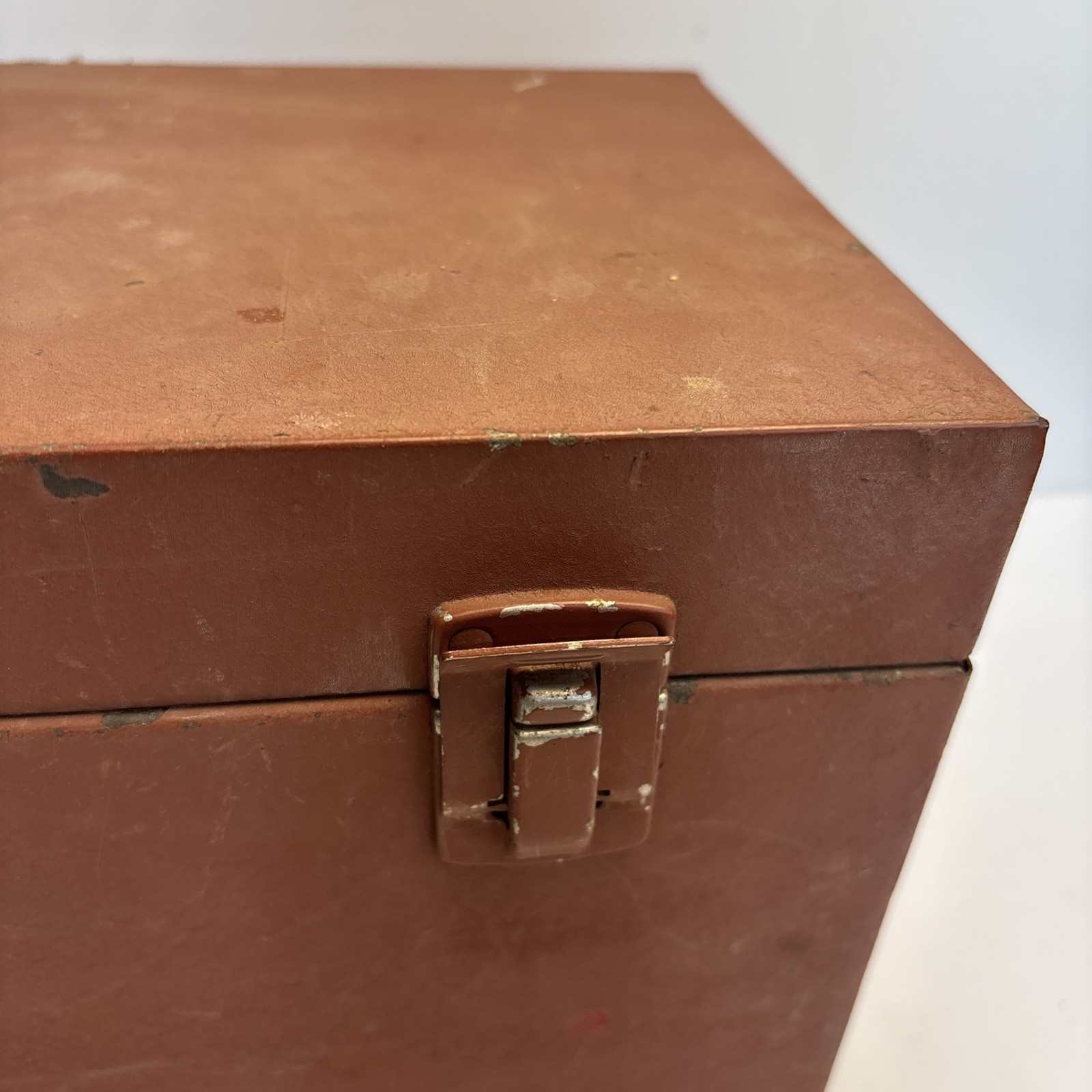 Vintage Kennedy S 19-035276 Metal Toolbox Chest Made in USA