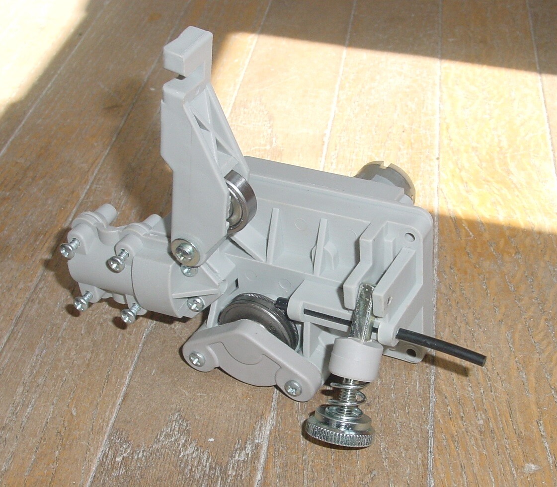 Wire feed motor for Chicago Electric Dual Mig 131 / 151 wire feeder welder 12v