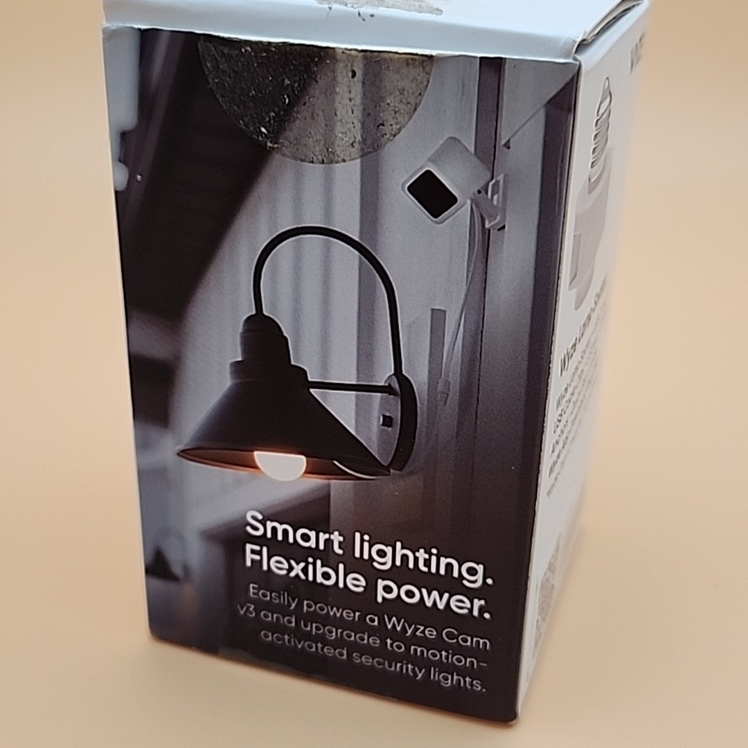 Wyze Lamp Socket Power Adapter for Wyze Cam v3/v4 (Camera Sold Separately)