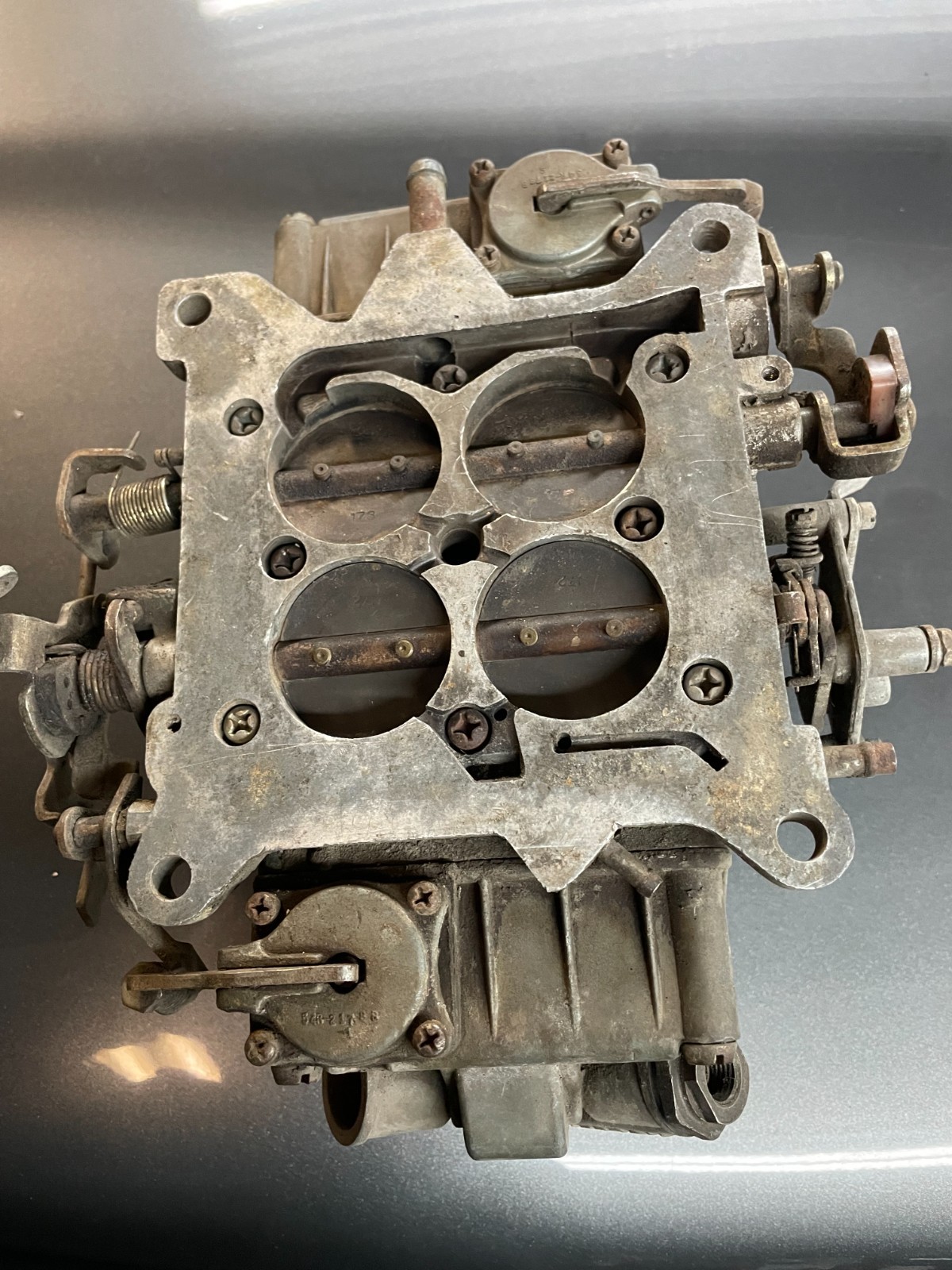 HOLLEY 4771 DOUBLE PUMPER DUAL FEED 650 CFM FOUR BARREL CARBURETOR