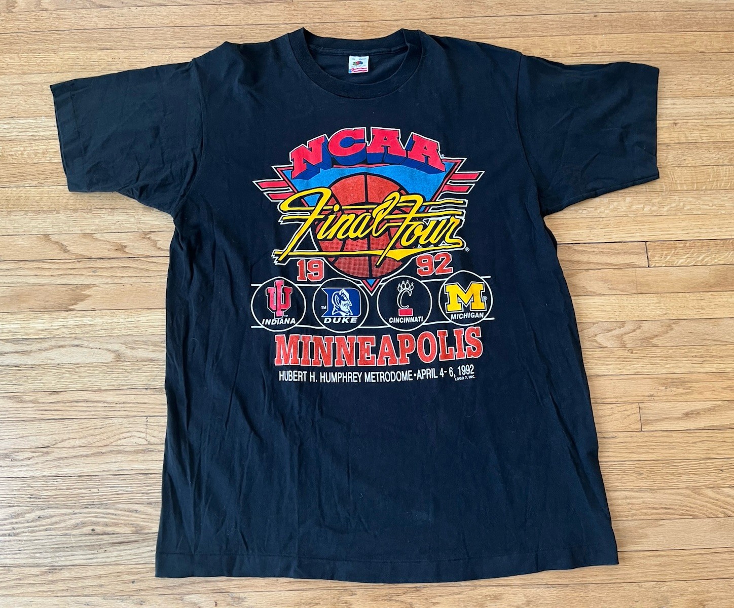 Vintage 90’s March Madness Final 4 Single Stitch Shirt Mens XL Graphic Print USA