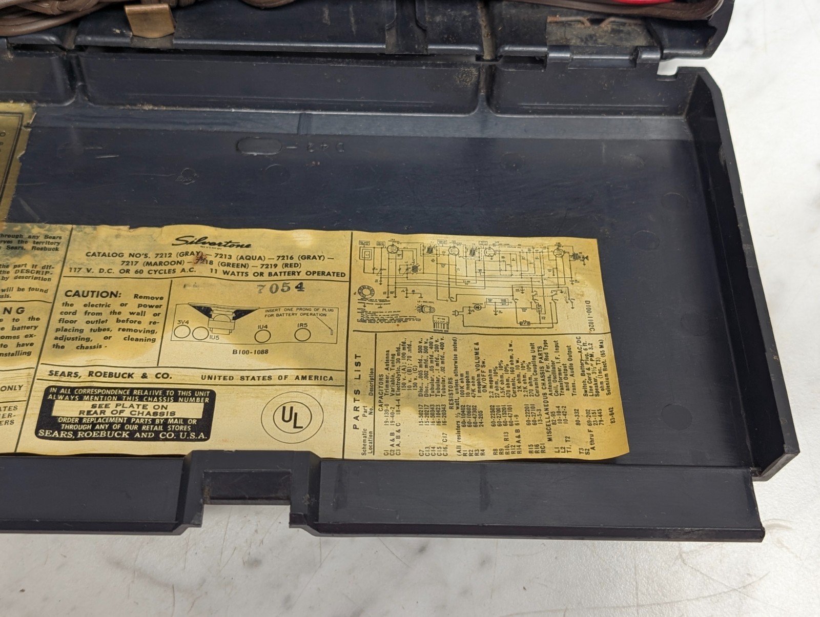 Sears Silvertone Tube Radio Dur-Pac AM Band Portable 7216 AC or Battery Powered