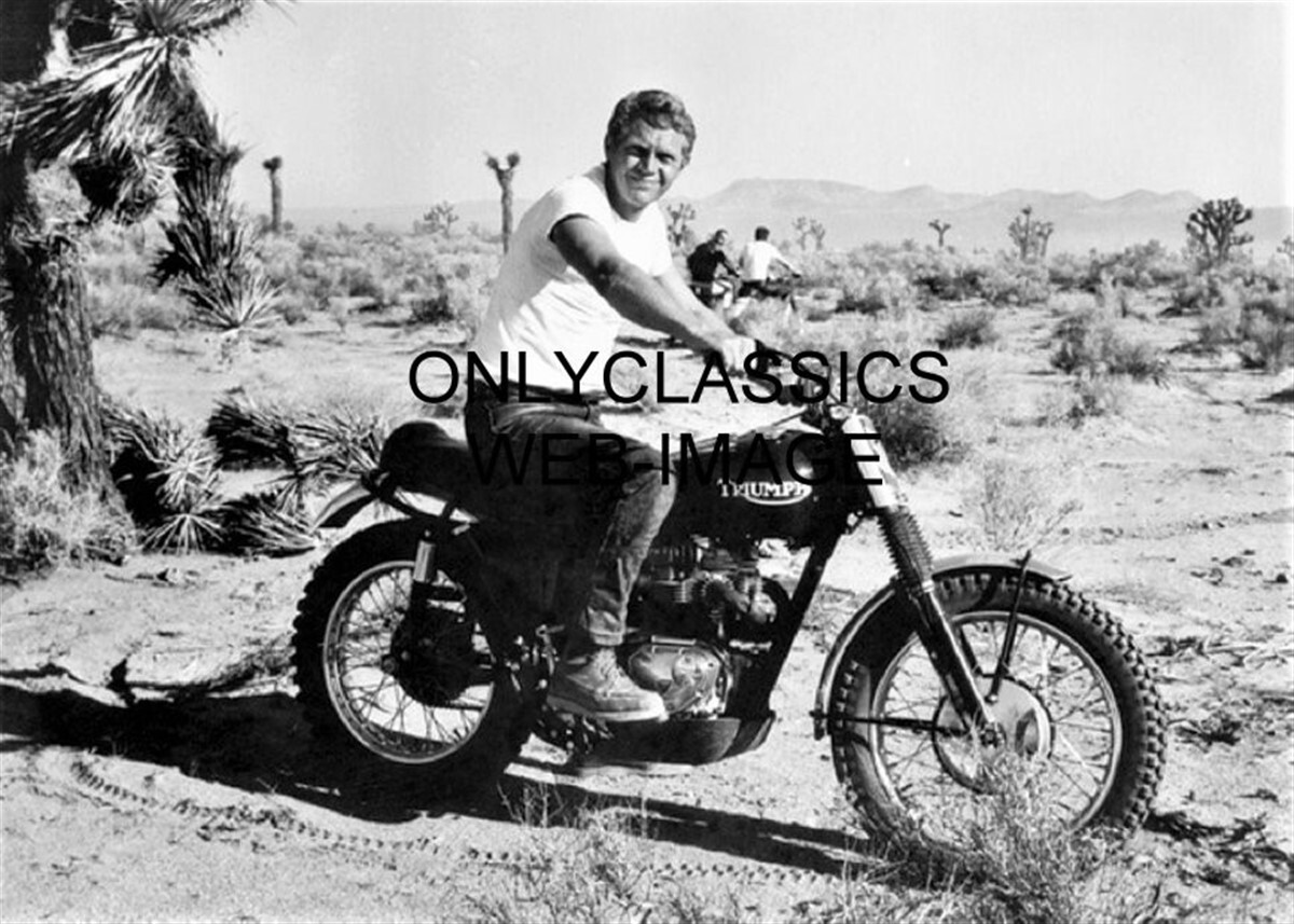 ACTOR COOL DUDE STEVE MCQUEEN TRIUMPH MOTORCYCLE PHOTO DESERT RACING DIRT BIKE