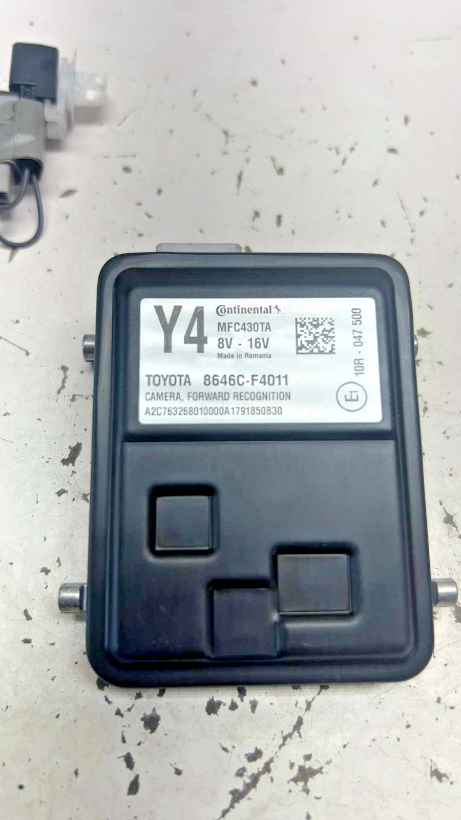 18 TOYOTA CHR Camera/projector