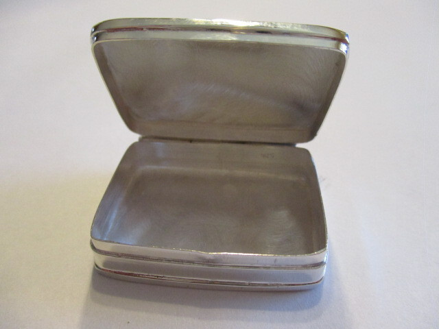 Sterling Silver pill box rectangular shape smooth style on top solid 925 silver