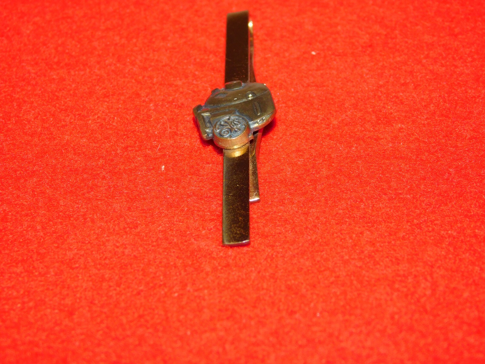 VINTAGE 2 3/4" LONG GE GENERAL ELECTRIC METAL TIE CLASP