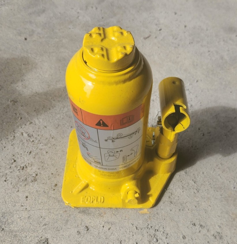 Ford Super duty 4 TON Bottle Jack OEM YELLOW